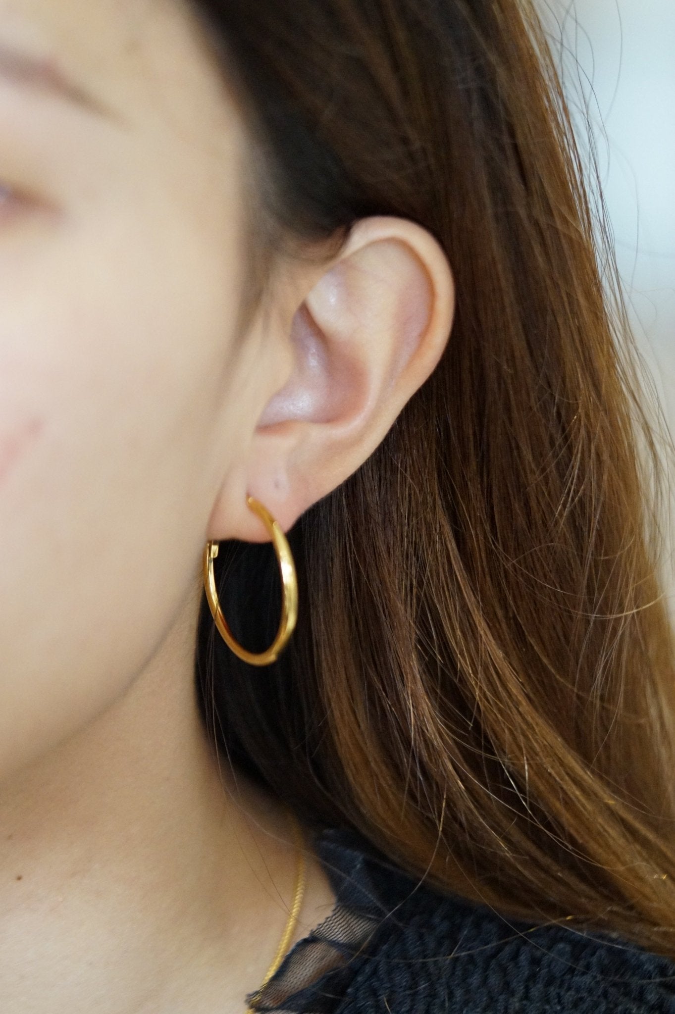 Classic Thin Essential Hoop Earrings - Image 4