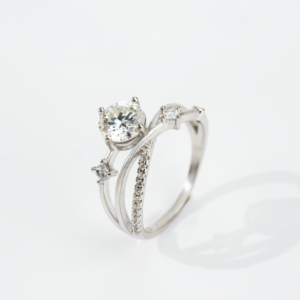 Aveline 1ct Moissanite Crosslight Ring