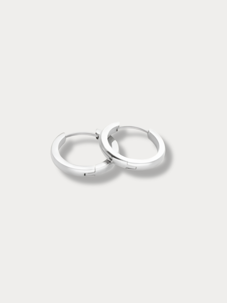 Oliva Essential Huggie Hoop Earrings